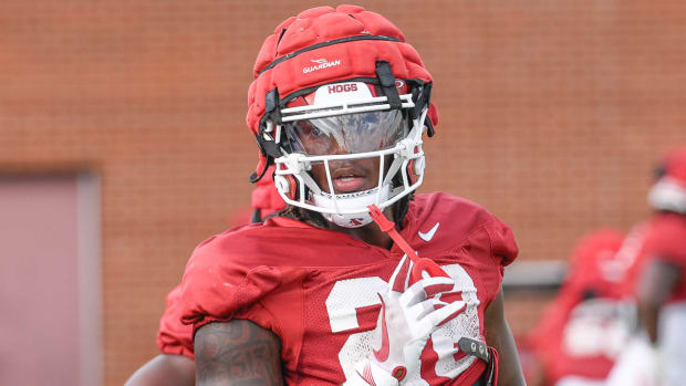 Razorbacks linebacker Jaheim Thomas